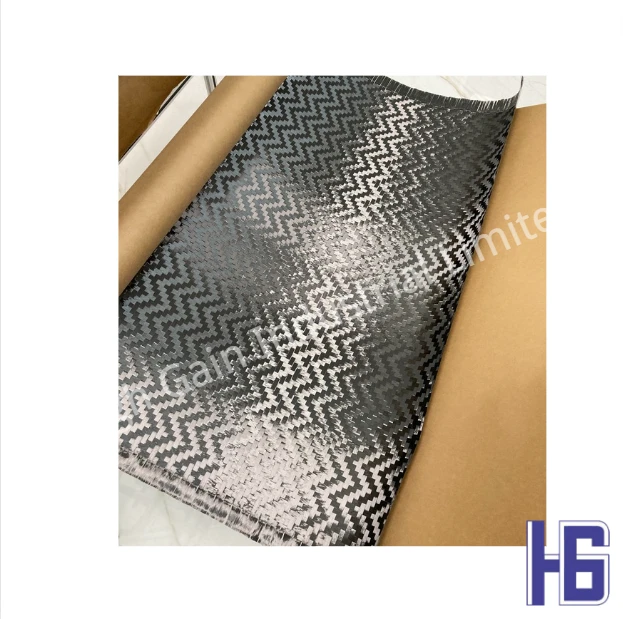 Carbon cu model ondulat