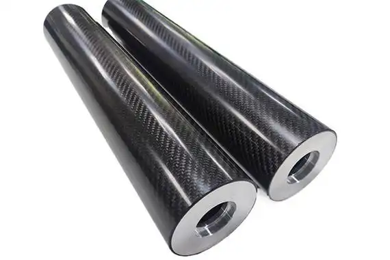 De ce rolele de fibre de carbon prioritizează designul adaptat la producția î...